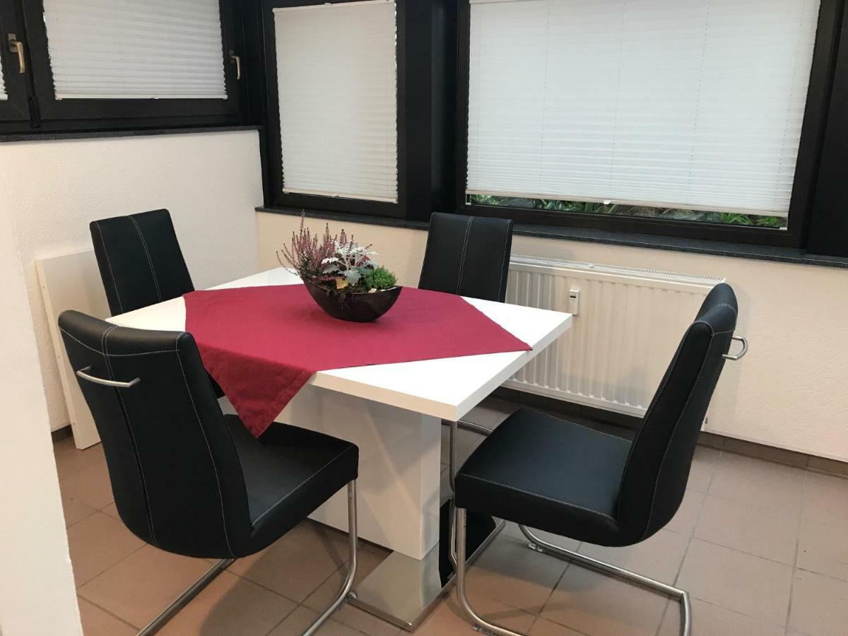 ruhige Souterrainwohnung Leverkusen Exterior foto